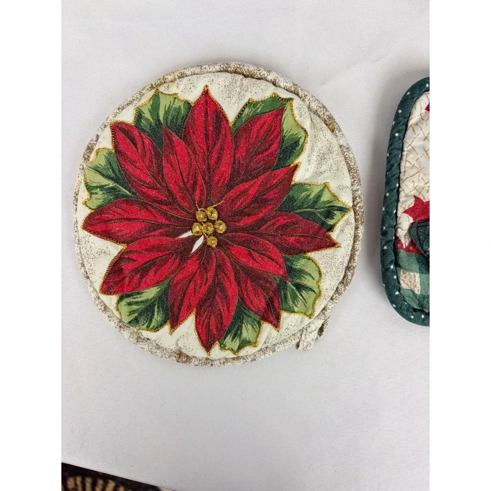 Vintage Christmas Pot Holder Set Poinsettia and 3D Christmas Tree Quilted Cotton